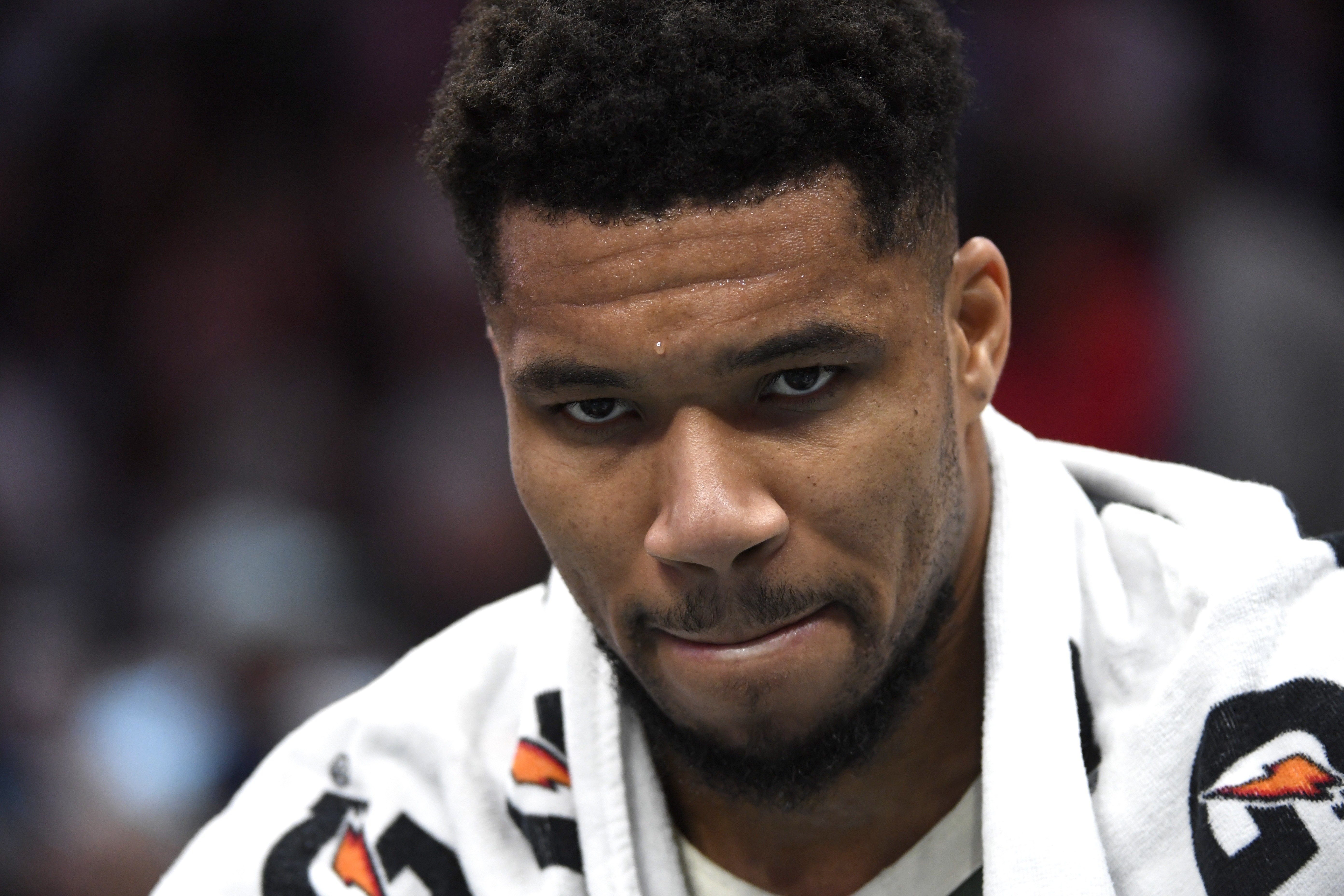 天天盈球APP-又一场无奈的失利!字母哥13中9&罚球14中7空砍25分 有7次失误