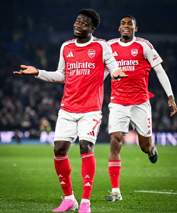 天天盈球官网-萨卡超亨利独享队史第1！曼城翻车送礼，阿森纳1-0布莱顿双喜临门